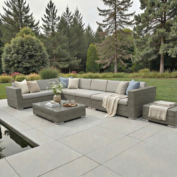 Modular Choique de siete cuerpos gris claro con mesa baja en jardín